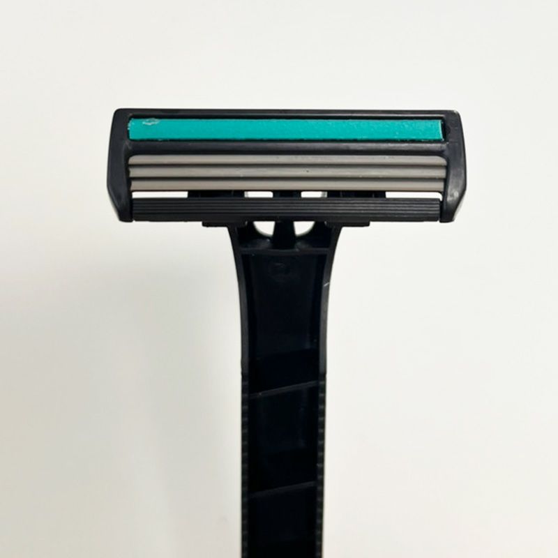 カミソリ3枚刃(黒) ジェル2g付 クリアマットシリーズ 800個4