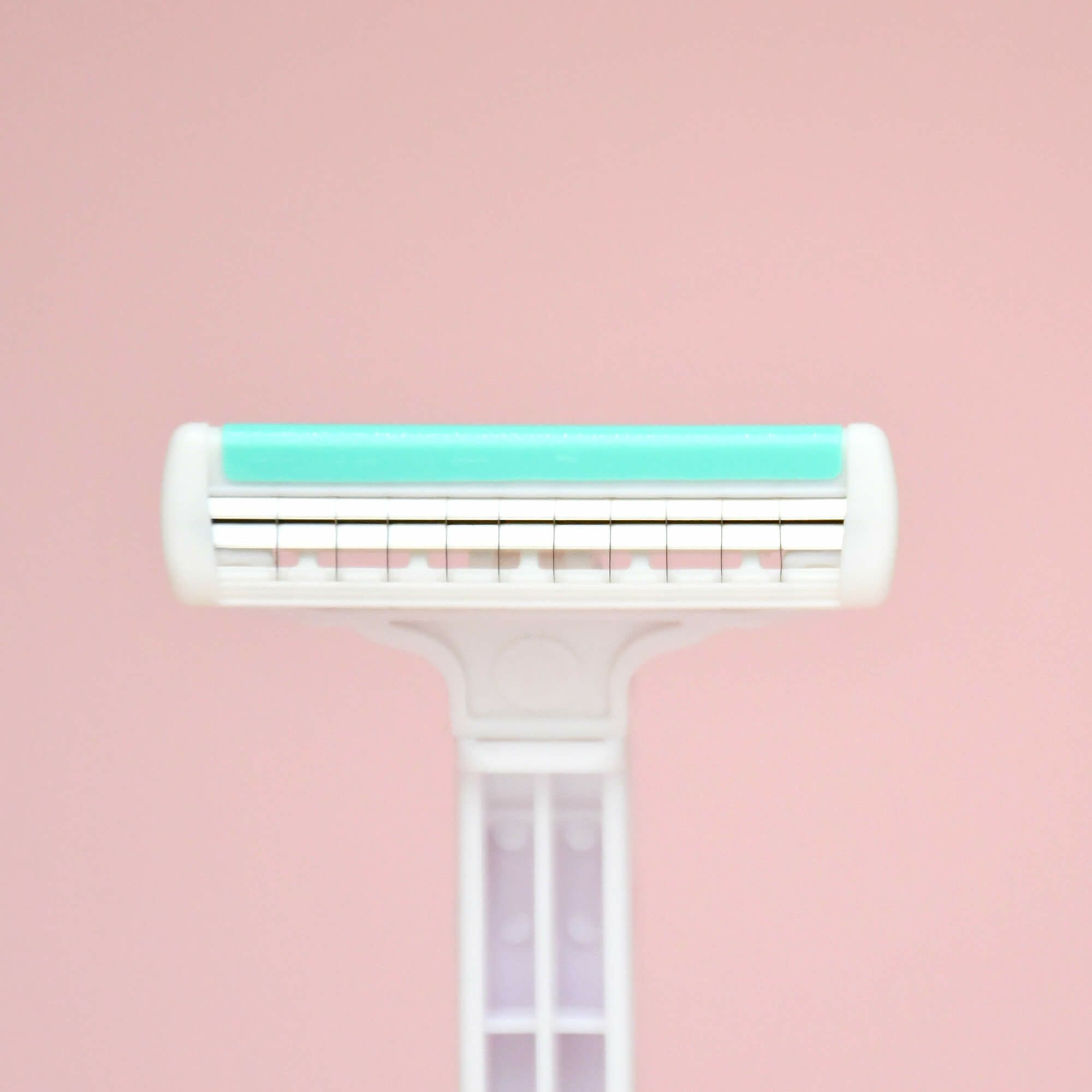 シック2枚刃 ワイヤー付き(クリーム付き) 女性向け販売セット4